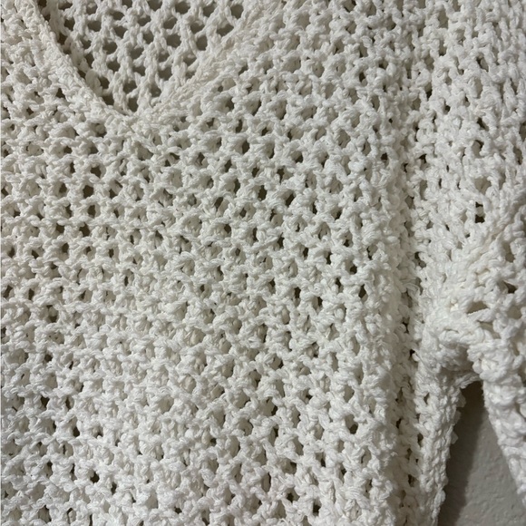 White V-Neck Open Weave Cotton Poly Blend Swim Coverup/Tunic Sweater. - Picture 2 of 12